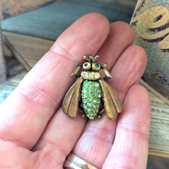 Vintage Czech Green Rhinestone Gold Tone "Fly" Estate Brooch - Picture 4 of 7